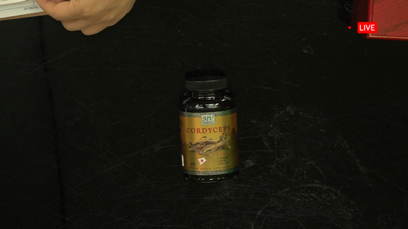 Cordyceps with Ganoderma and Royal Jelly, buy 1 get 2 (Đông Trùng Hạ Thảo cùng với Nấm Linh Chi và Sữa Ong Chúa, mua 1 tặng 2)